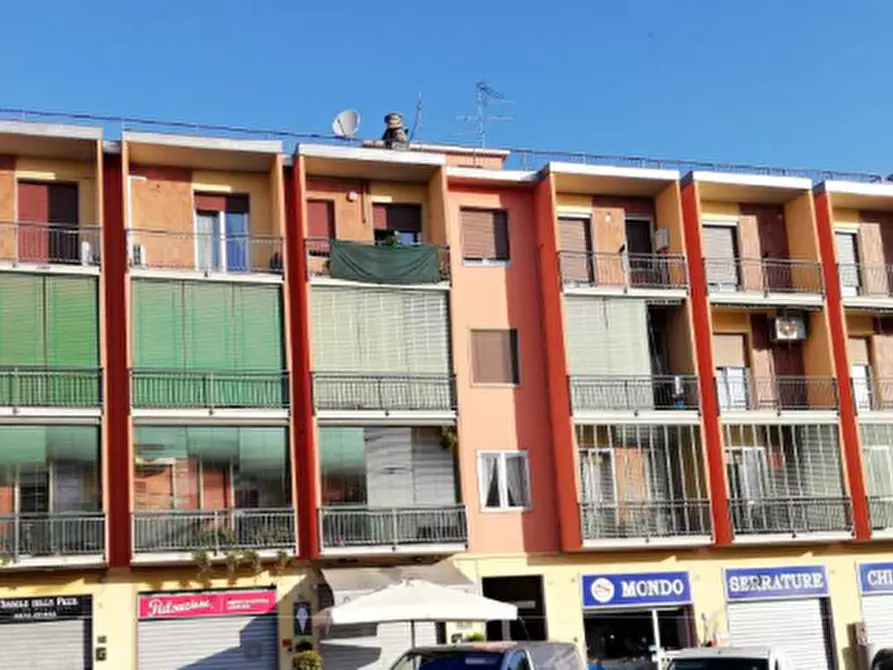 Immagine 11 di Appartamento in vendita  in Viale delle Medaglie d'Oro a Mantova