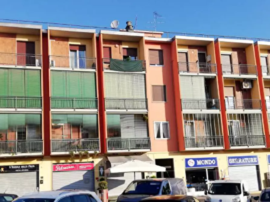 Immagine 13 di Appartamento in vendita  in Viale delle Medaglie d'Oro a Mantova