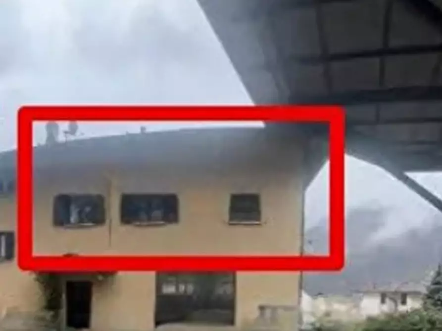 Immagine 5 di Appartamento in vendita  in  Via Porro a Edolo