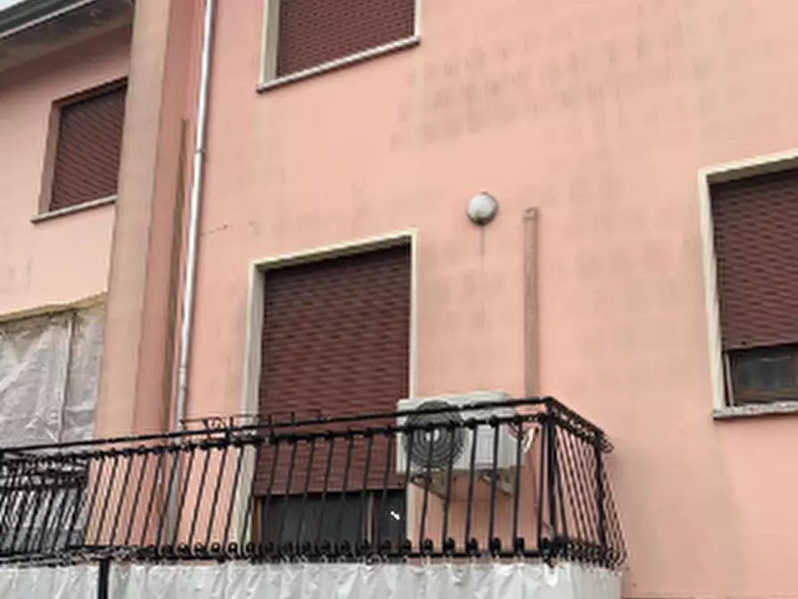 Immagine 1 di Villetta a schiera in vendita  in Via E. De Nicola a Sermide