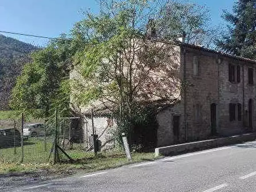 Immagine 2 di Porzione di casa in vendita  in Via Petriccio a Acqualagna