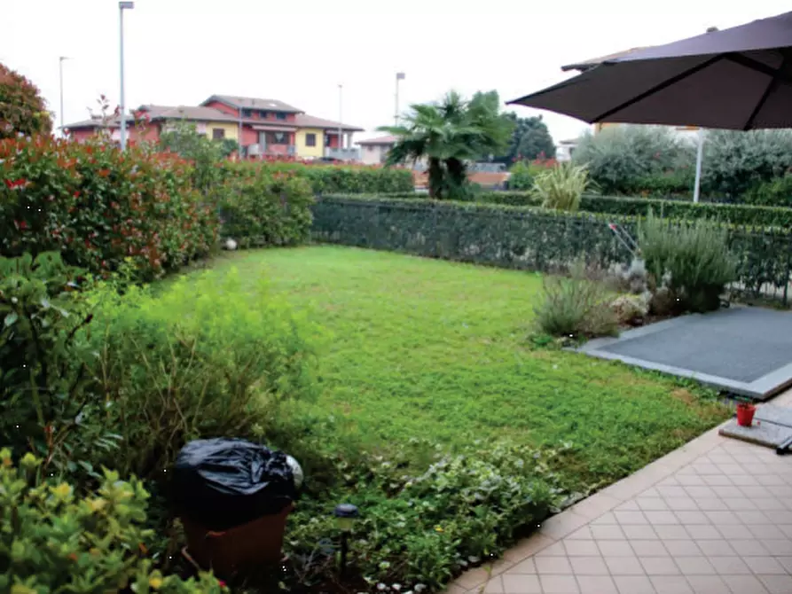 Immagine 3 di Appartamento in vendita  in Via Gianfranco Miglio a Castelli Calepio