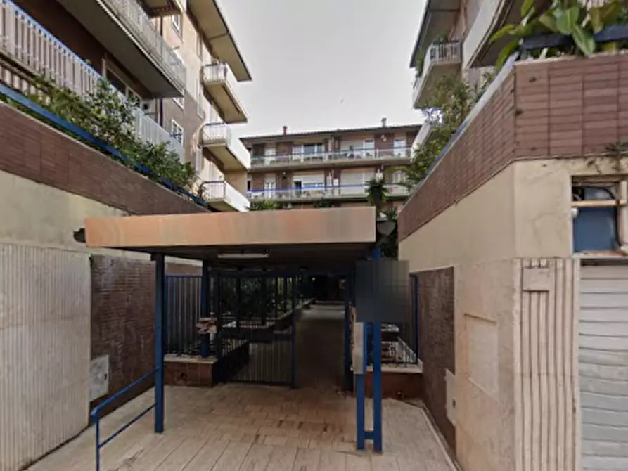Immagine 1 di Appartamento in vendita  in Via Michele Amari a Roma