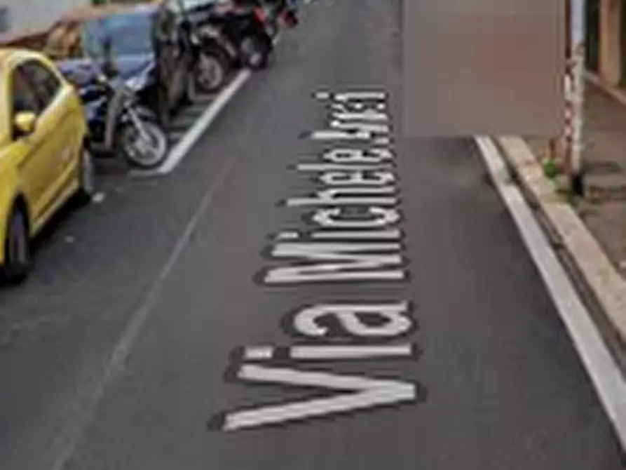 Immagine 4 di Appartamento in vendita  in Via Michele Amari a Roma