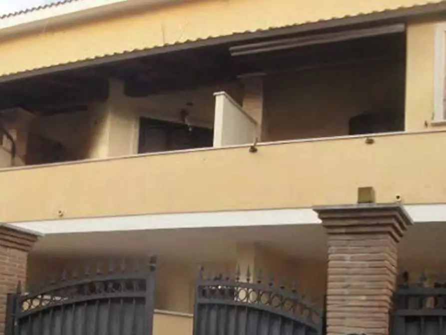 Immagine 2 di Villetta a schiera in vendita  in Via Angelo Colombaroli a Roma