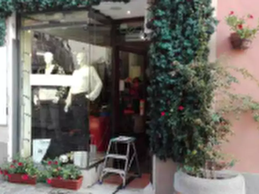 Immagine 4 di Negozio in vendita  in Via G. Marconi a Acqualagna