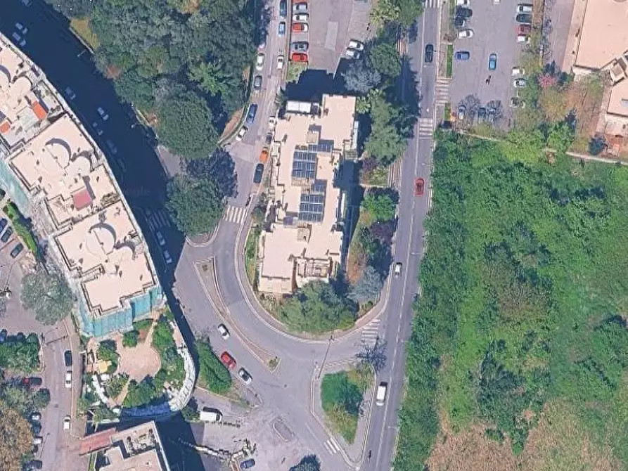 Immagine 2 di Appartamento in vendita  in V. della Pisana a Roma