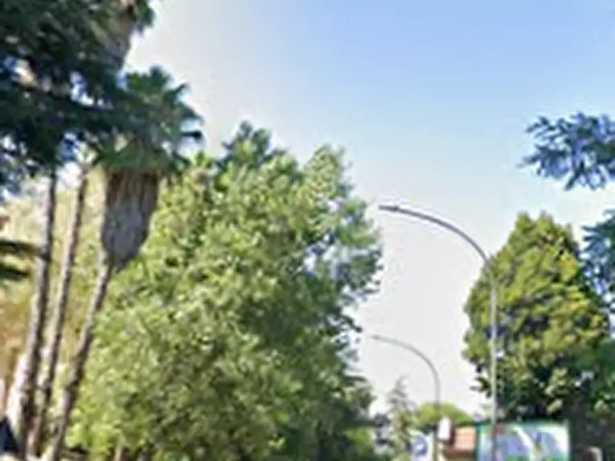 Immagine 5 di Appartamento in vendita  in V. della Pisana a Roma