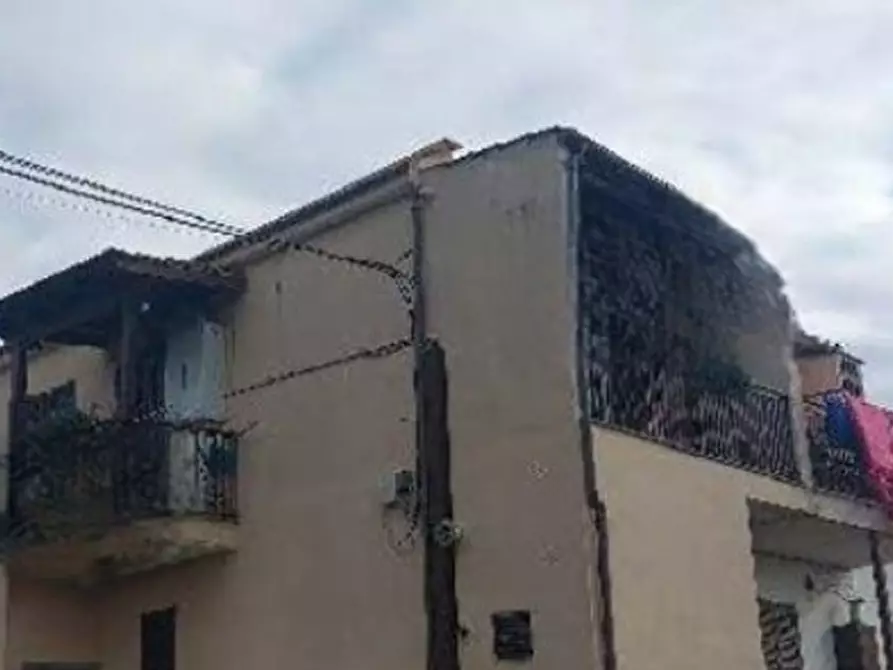 Immagine 2 di Appartamento in vendita  in Via Carezzano a Roma