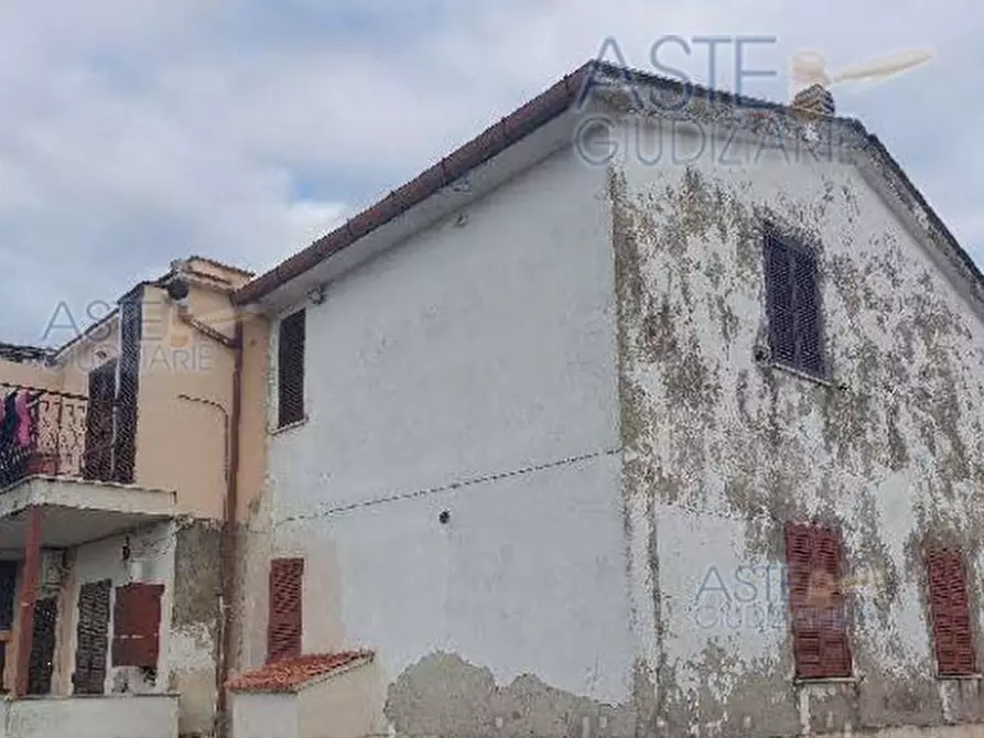 Immagine 1 di Appartamento in vendita  in Via Carezzano a Roma