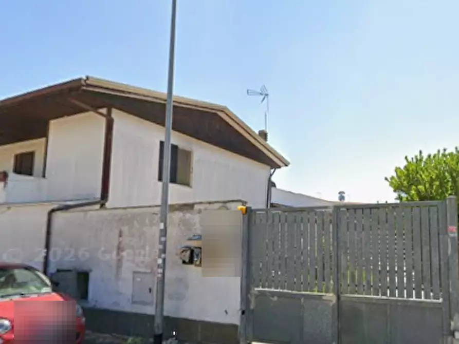 Immagine 3 di Appartamento in vendita  in Via Francesco Salvolini a Roma