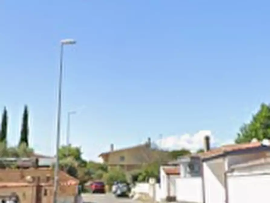 Immagine 5 di Appartamento in vendita  in Via Francesco Salvolini a Roma