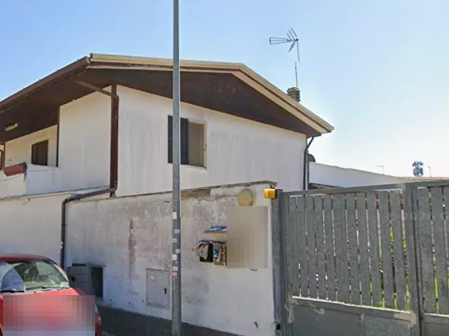 Immagine 6 di Appartamento in vendita  in Via Francesco Salvolini a Roma