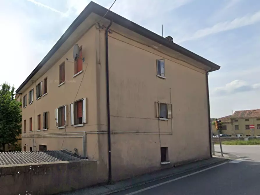Immagine 1 di Appartamento in vendita  in Via Mezzavia 105 a Due Carrare