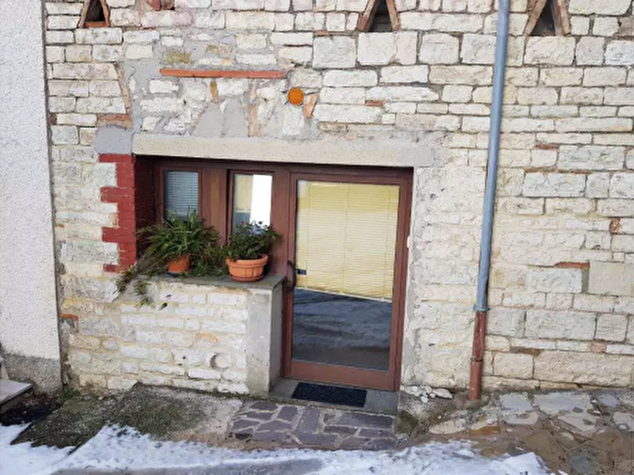 Immagine 5 di Appartamento in vendita  in Via Martiri della Resistenza a Scheggia E Pascelupo