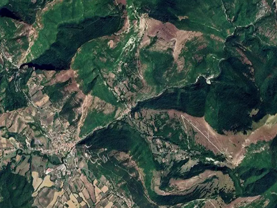 Immagine 22 di Appartamento in vendita  in Via Martiri della Resistenza a Scheggia E Pascelupo