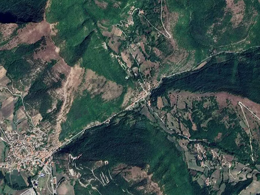 Immagine 23 di Appartamento in vendita  in Via Martiri della Resistenza a Scheggia E Pascelupo