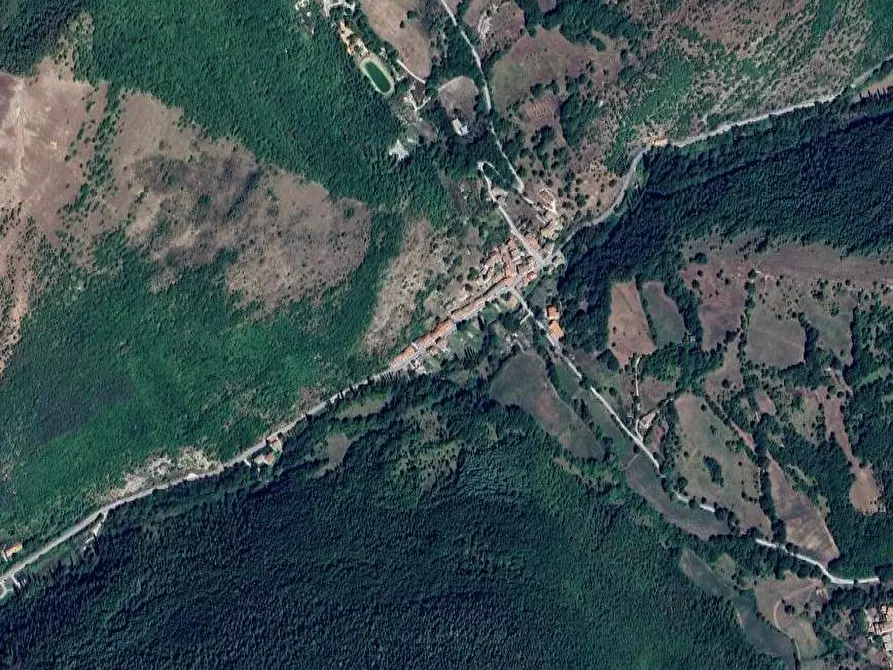 Immagine 24 di Appartamento in vendita  in Via Martiri della Resistenza a Scheggia E Pascelupo