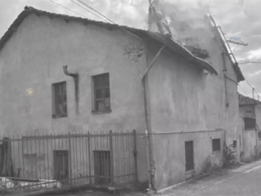 Immagine 9 di Casa indipendente in vendita  in Via Olmo a Castagnole Delle Lanze