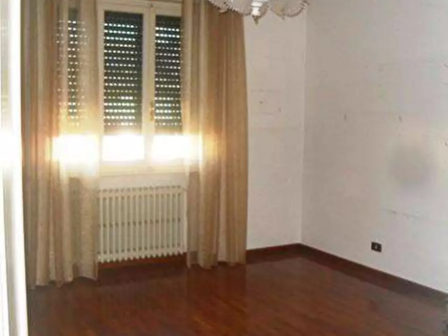 Immagine 16 di Appartamento in vendita  in Via Giordano Bruno a Gualdo Tadino