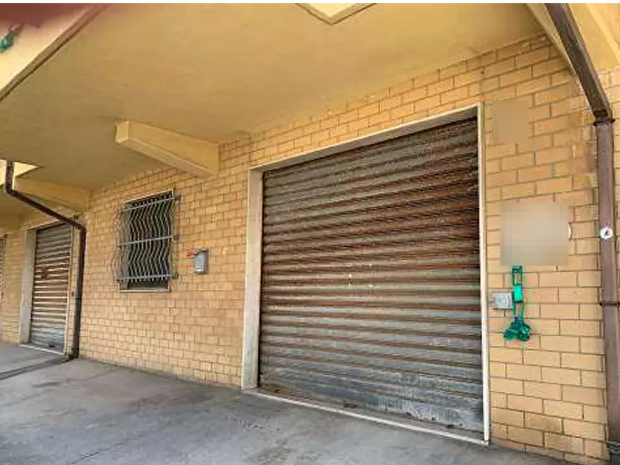 Immagine 1 di Negozio in vendita  in Via Teano a Sant'elpidio A Mare