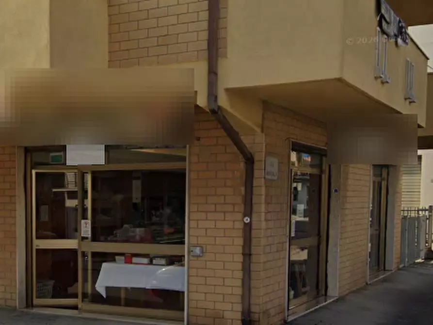 Immagine 8 di Negozio in vendita  in Via Teano a Sant'elpidio A Mare
