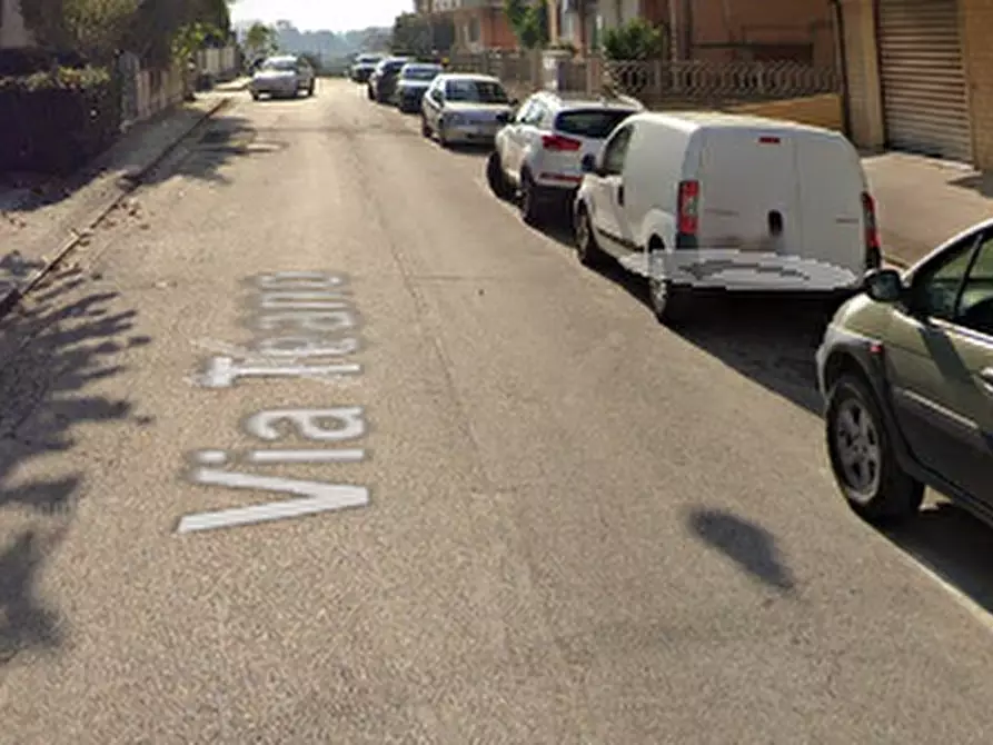 Immagine 10 di Negozio in vendita  in Via Teano a Sant'elpidio A Mare