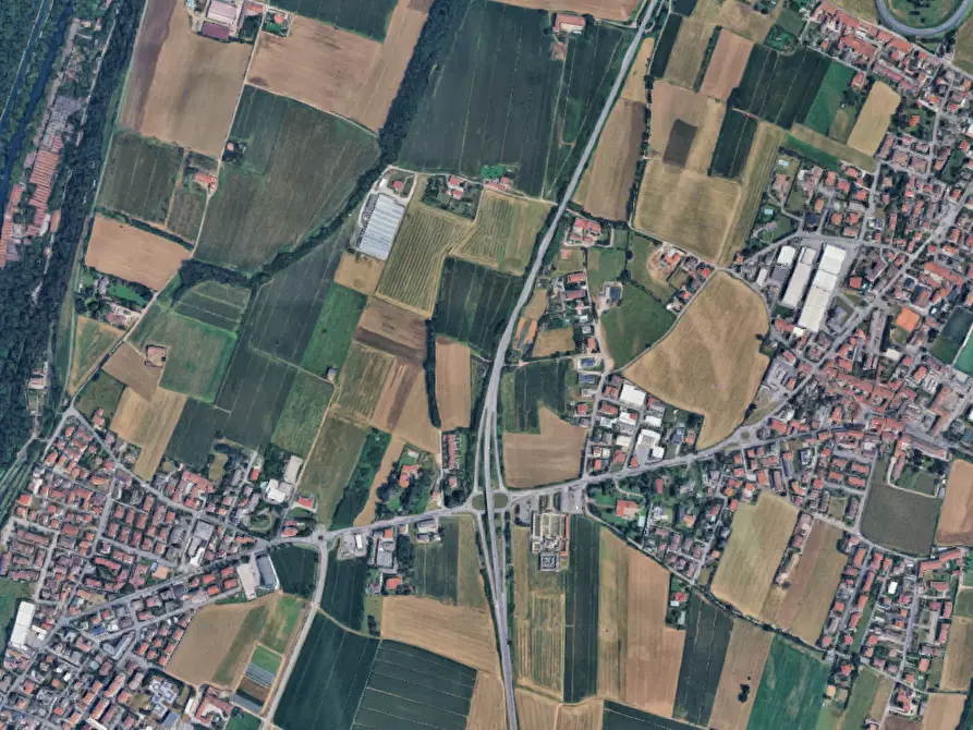 Immagine 5 di Garage in vendita  in Via Taranto a Palazzolo Sull'oglio