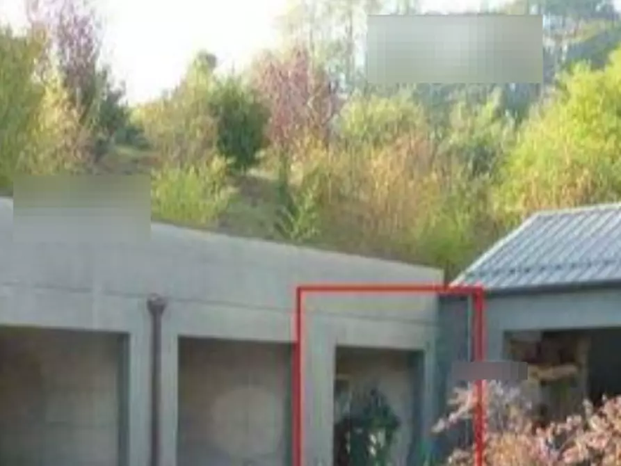 Immagine 1 di Garage in vendita  in Strada Gherzi a Canelli