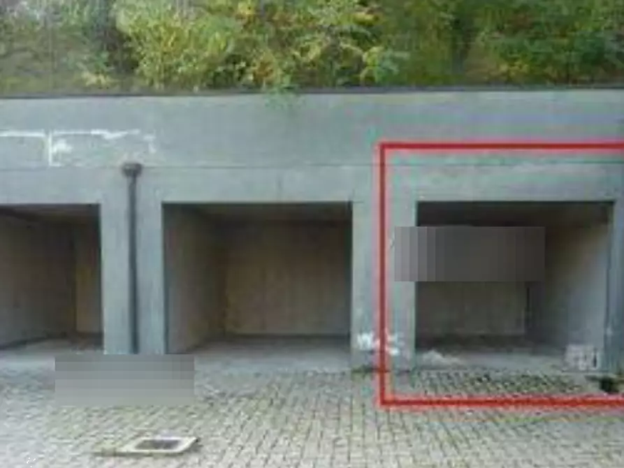 Immagine 1 di Garage in vendita  in Strada Gherzi a Canelli