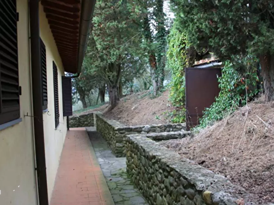 Immagine 8 di Stabile in vendita  in Via Montelfi a Figline Valdarno