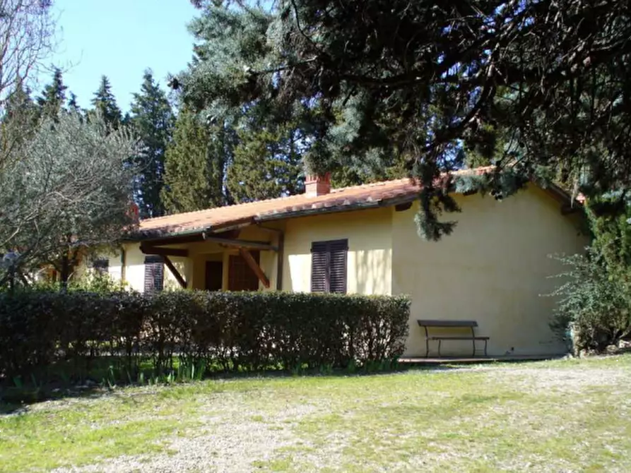 Immagine 1 di Stabile in vendita  in Via Montelfi a Figline Valdarno