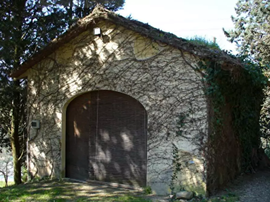 Immagine 16 di Stabile in vendita  in Via Montelfi a Figline Valdarno