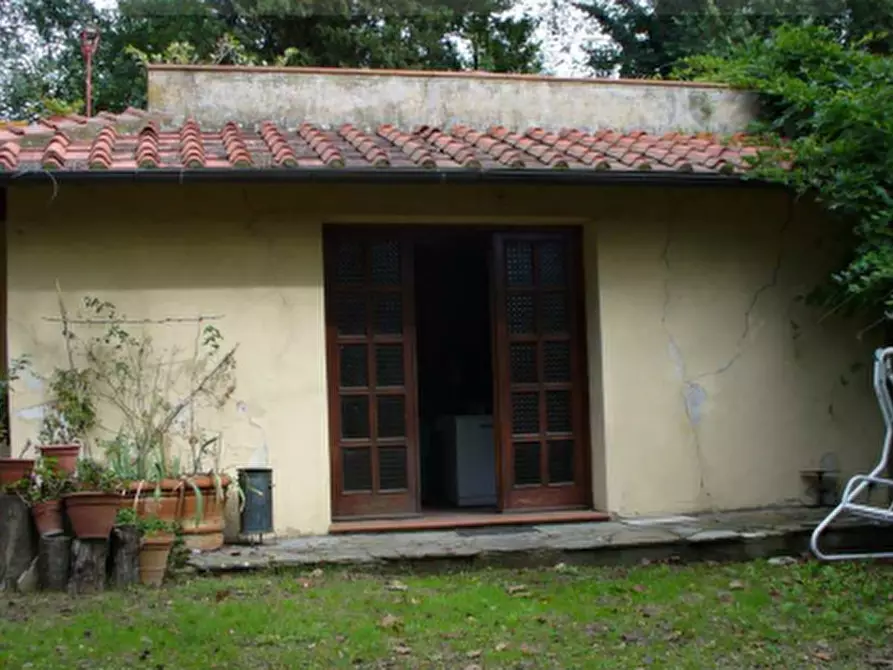 Immagine 22 di Stabile in vendita  in Via Montelfi a Figline Valdarno