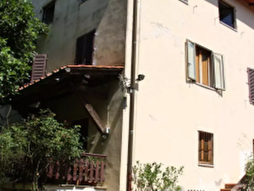 Immagine 23 di Stabile in vendita  in Via Montelfi a Figline Valdarno