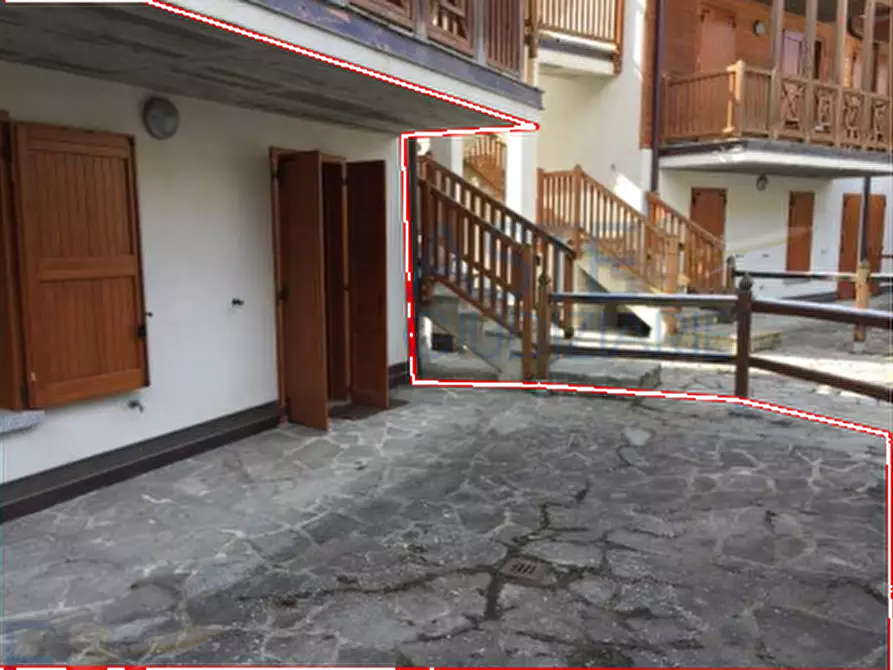 Immagine 1 di Appartamento in vendita  in Via Ettore Calvelli a Ponte Di Legno