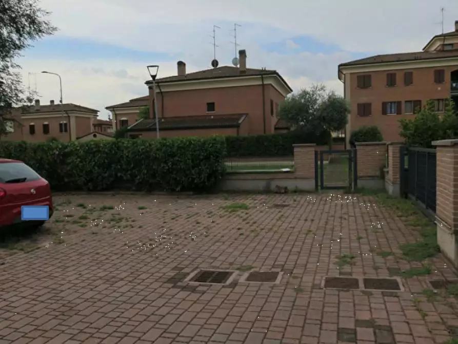 Immagine 3 di Posto auto in vendita  in via Papa Giovanni XXIII a Castelfranco Emilia