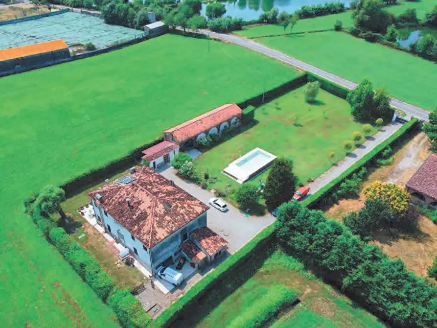 Immagine 5 di Villa in vendita  in Strada Soave a Marmirolo