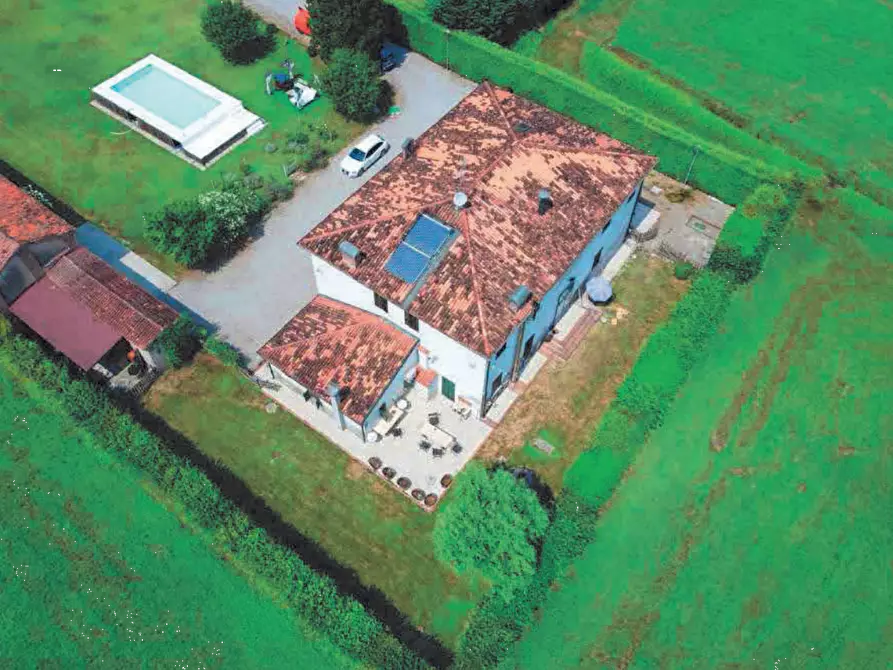 Immagine 7 di Villa in vendita  in Strada Soave a Marmirolo