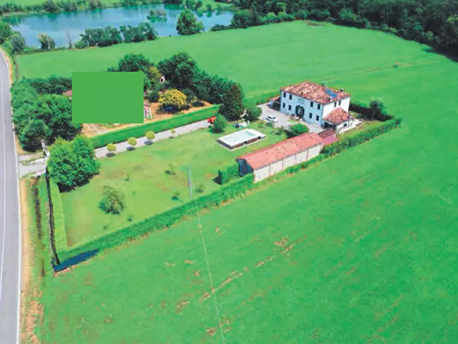 Immagine 1 di Villa in vendita  in Strada Soave a Marmirolo