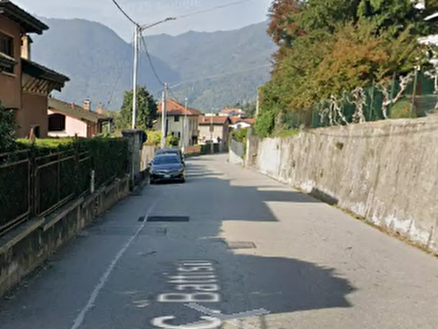 Immagine 7 di Appartamento in vendita  in Via C. Battisti a Gemonio
