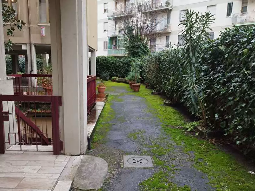 Immagine 3 di Appartamento in vendita  in Via delle Panche a Firenze