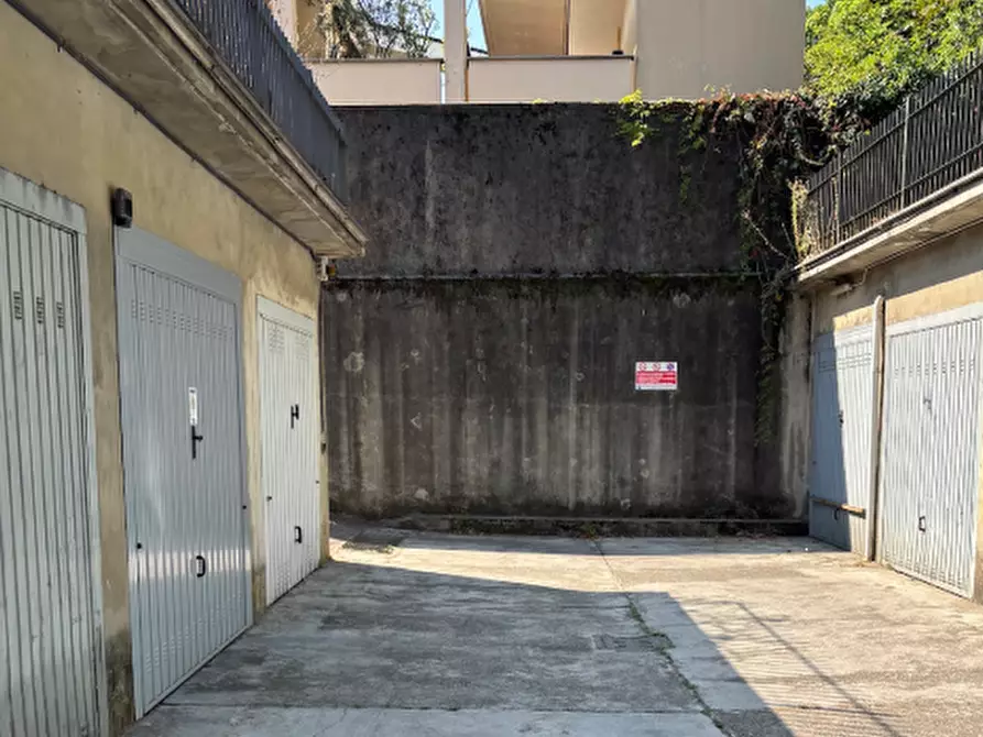 Immagine 2 di Garage in vendita  in Via Gardenie a Cusano Milanino