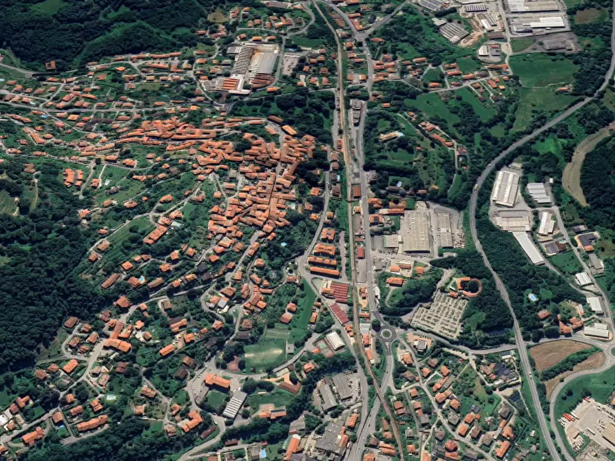 Immagine 11 di Appartamento in vendita  in Via C. Battisti a Gemonio