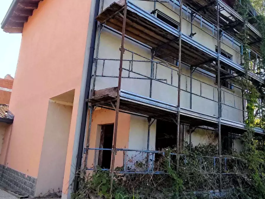 Immagine 2 di Villa in vendita  in Via Bernocchi a Trovo