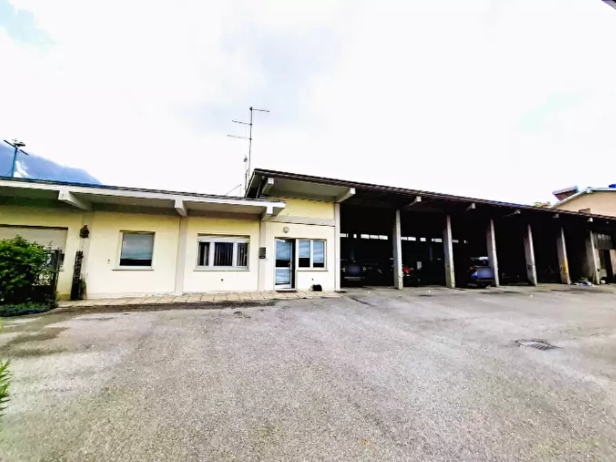 Immagine 1 di Magazzino in vendita  in Via Vegliato a Gemona Del Friuli