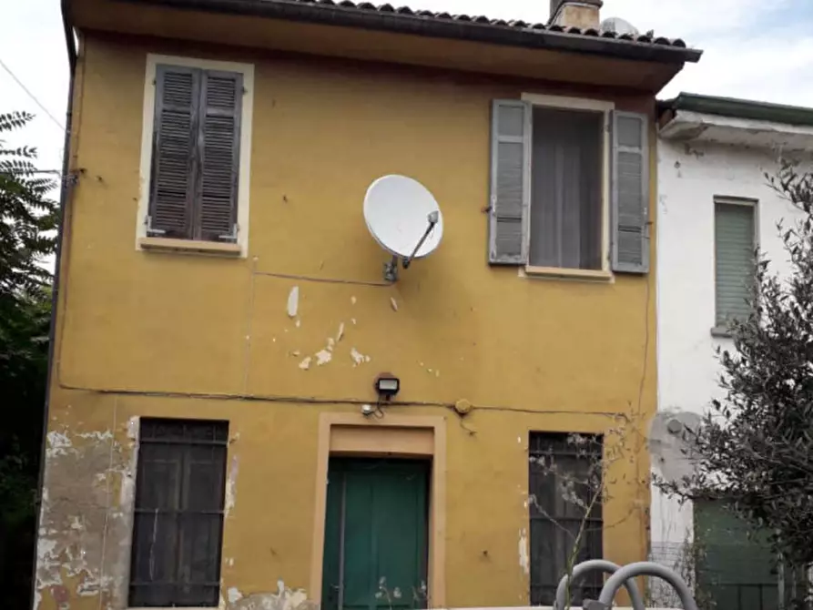 Immagine 1 di Casa indipendente in vendita  in Via G. Garibaldi a Gambarana