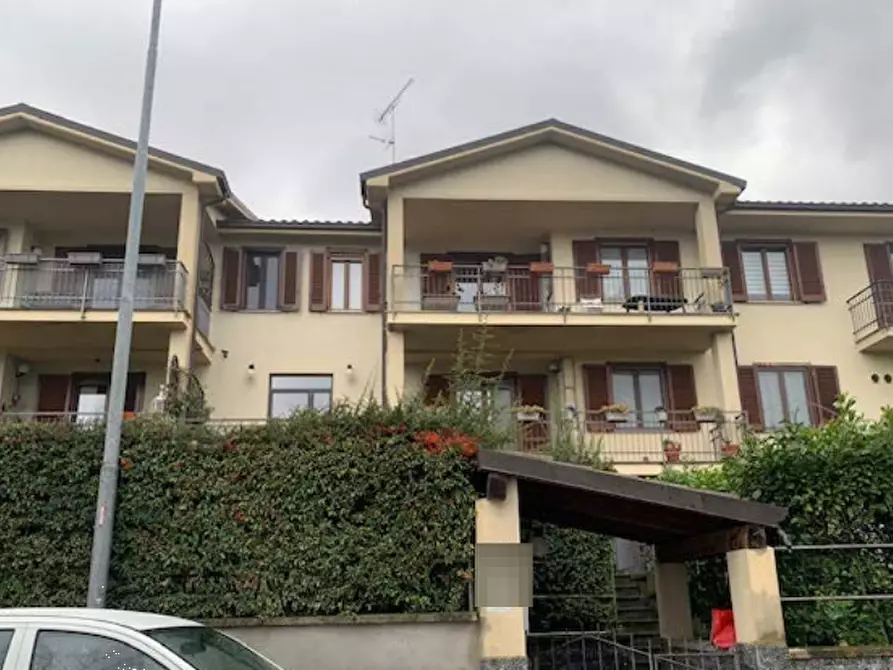 Immagine 2 di Appartamento in vendita  in Viale degli Ibiscus a Godiasco