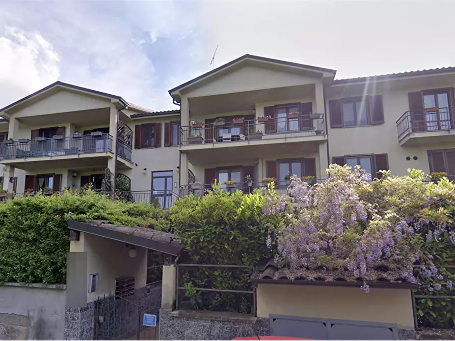 Immagine 4 di Appartamento in vendita  in Viale degli Ibiscus a Godiasco