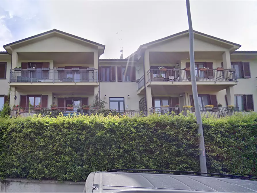 Immagine 5 di Appartamento in vendita  in Viale degli Ibiscus a Godiasco